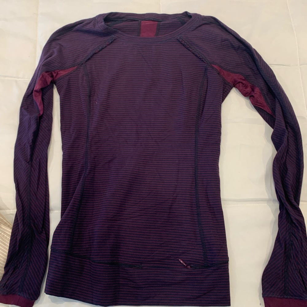 Lululemon long sleeve. Lace detail